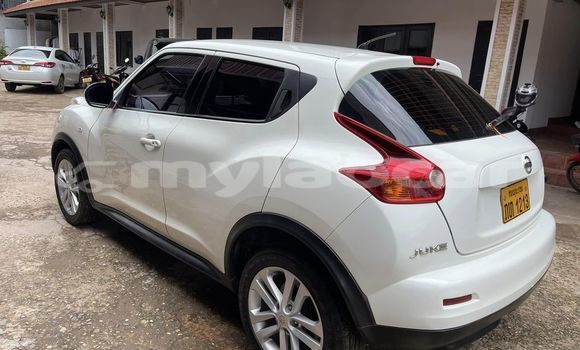 Buy Used Nissan Juke White Car in Vientiane in Vientiane Province Buy Used Nissan Juke White Car in Vientiane in Vientiane Province