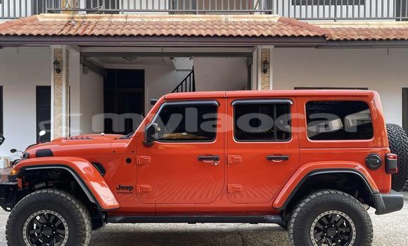 Buy Used Jeep Renegade Red Car in Vientiane in Vientiane Province Buy Used Jeep Renegade Red Car in Vientiane in Vientiane Province