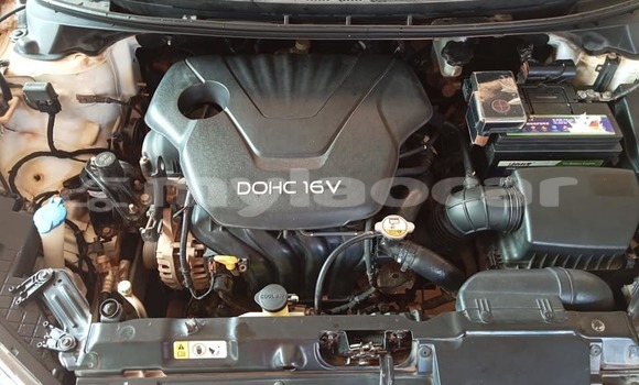 Acheter Occasion Voiture Hyundai Elantra Blanc à Vientiane, Vientiane Province Acheter Occasion Voiture Hyundai Elantra Blanc à Vientiane, Vientiane Province