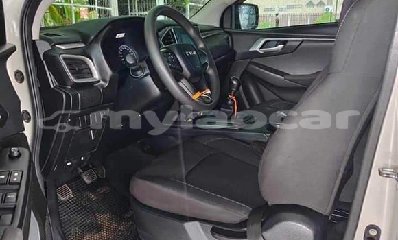 Acheter Occasion Voiture Isuzu D–MAX Blanc à Vientiane, Vientiane Province Acheter Occasion Voiture Isuzu D–MAX Blanc à Vientiane, Vientiane Province