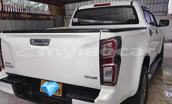 Acheter Occasion Voiture Isuzu D–MAX Blanc à Vientiane, Vientiane Province Acheter Occasion Voiture Isuzu D–MAX Blanc à Vientiane, Vientiane Province