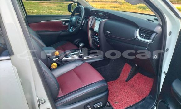 Acheter Occasion Voiture Toyota Fortuner Blanc à Vientiane, Vientiane Province Acheter Occasion Voiture Toyota Fortuner Blanc à Vientiane, Vientiane Province