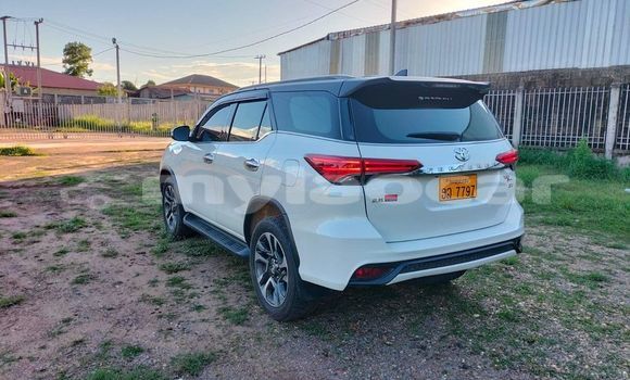 Acheter Occasion Voiture Toyota Fortuner Blanc à Vientiane, Vientiane Province Acheter Occasion Voiture Toyota Fortuner Blanc à Vientiane, Vientiane Province