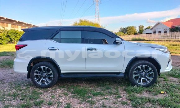 Acheter Occasion Voiture Toyota Fortuner Blanc à Vientiane, Vientiane Province Acheter Occasion Voiture Toyota Fortuner Blanc à Vientiane, Vientiane Province