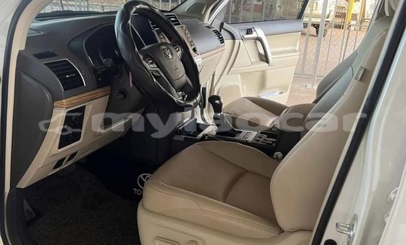 Acheter Occasion Voiture Toyota Prado Blanc à Vientiane, Vientiane Province Acheter Occasion Voiture Toyota Prado Blanc à Vientiane, Vientiane Province