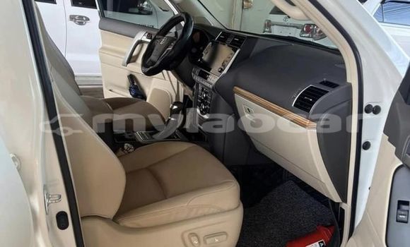 Acheter Occasion Voiture Toyota Prado Blanc à Vientiane, Vientiane Province Acheter Occasion Voiture Toyota Prado Blanc à Vientiane, Vientiane Province