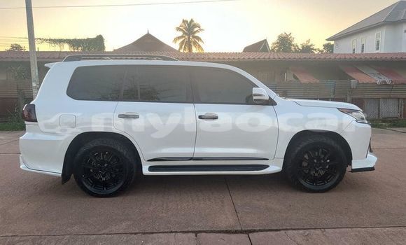 Acheter Occasion Voiture Lexus LX 570 Blanc à Vientiane, Vientiane Province Acheter Occasion Voiture Lexus LX 570 Blanc à Vientiane, Vientiane Province