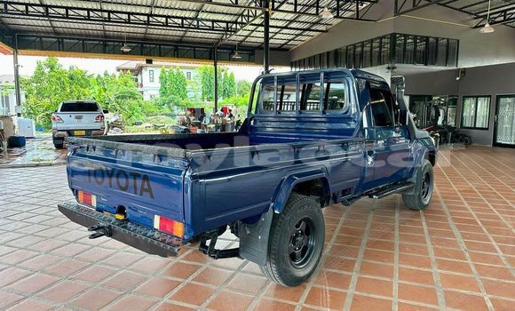 Buy Used Toyota Land Cruiser Other Car in Vientiane in Vientiane Province Buy Used Toyota Land Cruiser Other Car in Vientiane in Vientiane Province