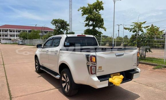 Buy Used Isuzu D–MAX White Car in Vientiane in Vientiane Province Buy Used Isuzu D–MAX White Car in Vientiane in Vientiane Province