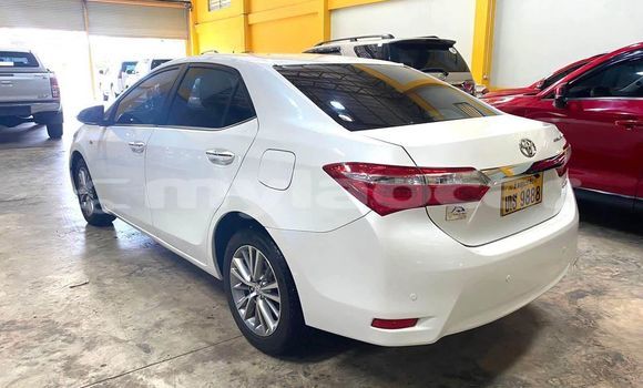 Buy Used Toyota Corolla White Car in Vientiane in Vientiane Province Buy Used Toyota Corolla White Car in Vientiane in Vientiane Province