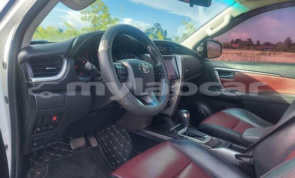 Buy Used Toyota Fortuner White Car in Vientiane in Vientiane Province Buy Used Toyota Fortuner White Car in Vientiane in Vientiane Province