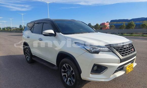 Buy Used Toyota Fortuner White Car in Vientiane in Vientiane Province Buy Used Toyota Fortuner White Car in Vientiane in Vientiane Province