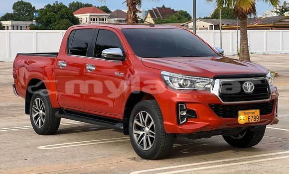 Buy Used Toyota Hiluxe Revo Red Car in Vientiane in Vientiane Province Buy Used Toyota Hiluxe Revo Red Car in Vientiane in Vientiane Province