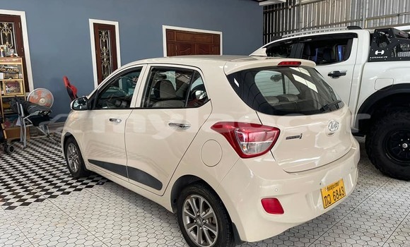 Buy Used Hyundai Grandeur Other Car in Vientiane in Vientiane Province Buy Used Hyundai Grandeur Other Car in Vientiane in Vientiane Province