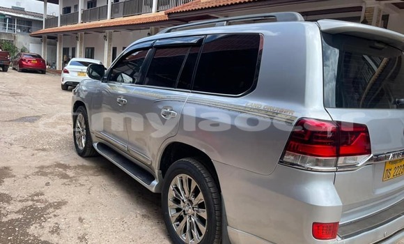 Buy Used Land Rover Range Rover Velar Other Car in Vientiane in Vientiane Province Buy Used Land Rover Range Rover Velar Other Car in Vientiane in Vientiane Province