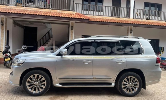 Buy Used Land Rover Range Rover Velar Other Car in Vientiane in Vientiane Province Buy Used Land Rover Range Rover Velar Other Car in Vientiane in Vientiane Province