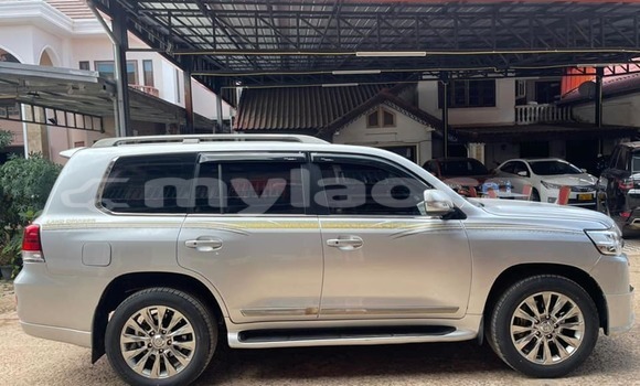 Buy Used Land Rover Range Rover Velar Other Car in Vientiane in Vientiane Province Buy Used Land Rover Range Rover Velar Other Car in Vientiane in Vientiane Province
