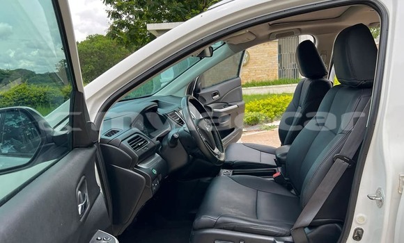 Buy Used Honda CR–V White Car in Vientiane in Vientiane Province Buy Used Honda CR–V White Car in Vientiane in Vientiane Province