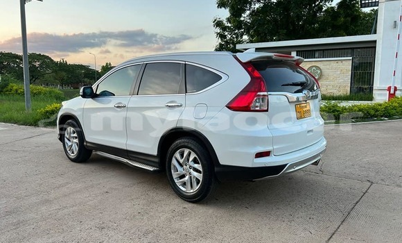 Buy Used Honda CR–V White Car in Vientiane in Vientiane Province Buy Used Honda CR–V White Car in Vientiane in Vientiane Province