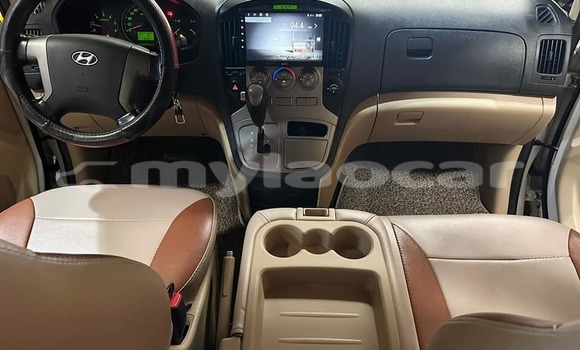 Buy Used Hyundai H1 White Car in Vientiane in Vientiane Province Buy Used Hyundai H1 White Car in Vientiane in Vientiane Province