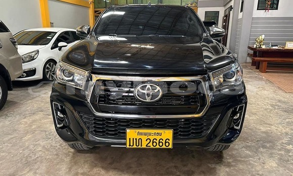 Buy Used Toyota Hiluxe Revo Black Car in Vientiane in Vientiane Province Buy Used Toyota Hiluxe Revo Black Car in Vientiane in Vientiane Province