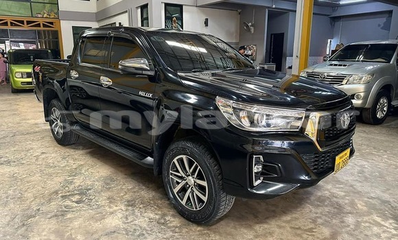 Buy Used Toyota Hiluxe Revo Black Car in Vientiane in Vientiane Province Buy Used Toyota Hiluxe Revo Black Car in Vientiane in Vientiane Province