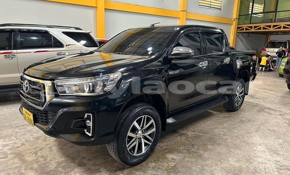 Buy Used Toyota Hiluxe Revo Black Car in Vientiane in Vientiane Province Buy Used Toyota Hiluxe Revo Black Car in Vientiane in Vientiane Province