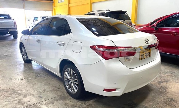 Buy Used Toyota Corolla White Car in Vientiane in Vientiane Province Buy Used Toyota Corolla White Car in Vientiane in Vientiane Province