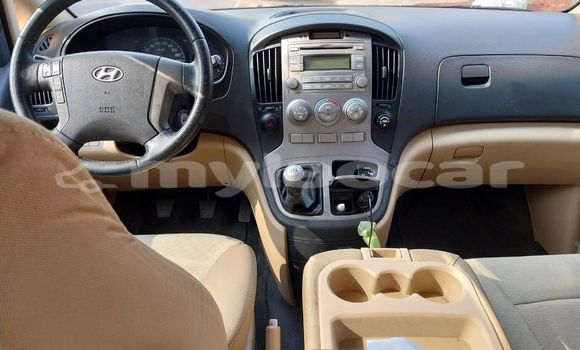 Buy Used Hyundai Accent White Car in Vientiane in Vientiane Province Buy Used Hyundai Accent White Car in Vientiane in Vientiane Province