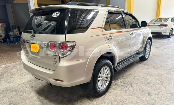 Buy Used Toyota Fortuner Other Car in Vientiane in Vientiane Province Buy Used Toyota Fortuner Other Car in Vientiane in Vientiane Province
