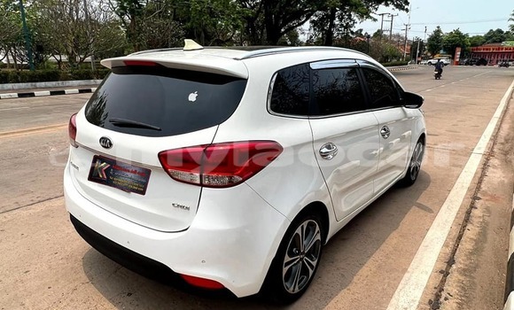 Buy Used Kia Carens White Car in Vientiane in Vientiane Province Buy Used Kia Carens White Car in Vientiane in Vientiane Province