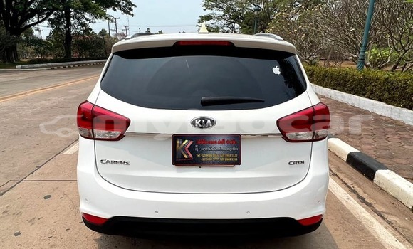 Buy Used Kia Carens White Car in Vientiane in Vientiane Province Buy Used Kia Carens White Car in Vientiane in Vientiane Province