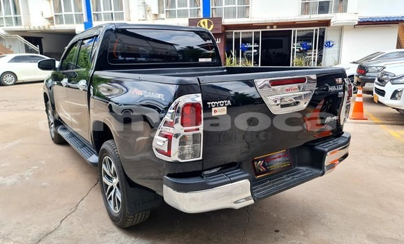 Buy Used Toyota Hiluxe Revo Black Car in Vientiane in Vientiane Province Buy Used Toyota Hiluxe Revo Black Car in Vientiane in Vientiane Province