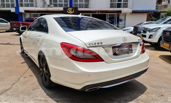 Buy Used Mercedes-Benz C–Class White Car in Vientiane in Vientiane Province Buy Used Mercedes-Benz C–Class White Car in Vientiane in Vientiane Province