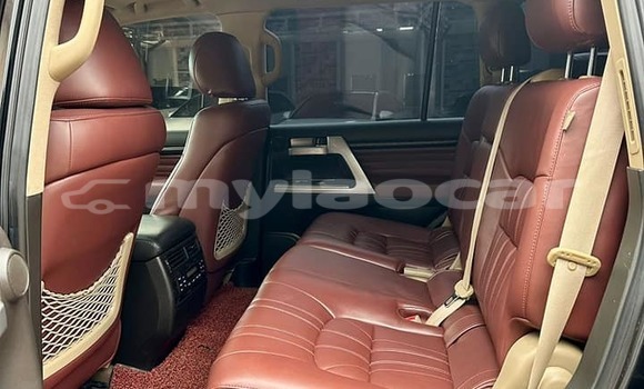 Buy Used Toyota Land Cruiser Black Car in Vientiane in Vientiane Province Buy Used Toyota Land Cruiser Black Car in Vientiane in Vientiane Province
