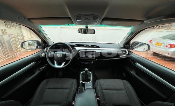 Buy Used Toyota Hiluxe Revo White Car in Vientiane in Vientiane Province Buy Used Toyota Hiluxe Revo White Car in Vientiane in Vientiane Province