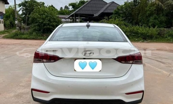 ຊື້ ໃຊ້ແລ້ວ Hyundai Accent White ລົດ ໃນ Vientiane ໃນ Vientiane Province ຊື້ ໃຊ້ແລ້ວ Hyundai Accent White ລົດ ໃນ Vientiane ໃນ Vientiane Province