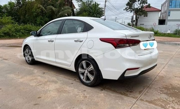 ຊື້ ໃຊ້ແລ້ວ Hyundai Accent White ລົດ ໃນ Vientiane ໃນ Vientiane Province ຊື້ ໃຊ້ແລ້ວ Hyundai Accent White ລົດ ໃນ Vientiane ໃນ Vientiane Province
