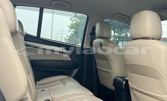 Buy Used Suzuki MR Wagon White Car in Vientiane in Vientiane Province