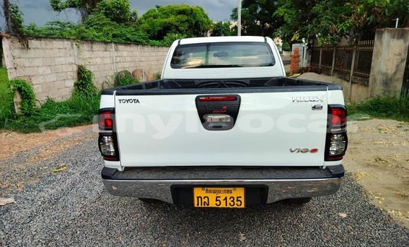 ຊື້ ໃຊ້ແລ້ວ Toyota Hilux White ລົດ ໃນ Vientiane ໃນ Vientiane Province ຊື້ ໃຊ້ແລ້ວ Toyota Hilux White ລົດ ໃນ Vientiane ໃນ Vientiane Province