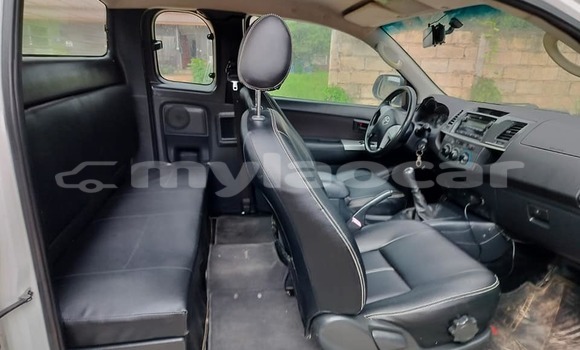 ຊື້ ໃຊ້ແລ້ວ Toyota Hilux White ລົດ ໃນ Vientiane ໃນ Vientiane Province ຊື້ ໃຊ້ແລ້ວ Toyota Hilux White ລົດ ໃນ Vientiane ໃນ Vientiane Province