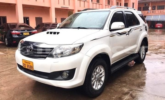 ຊື້ ໃຊ້ແລ້ວ Toyota Prado White ລົດ ໃນ Vientiane ໃນ Vientiane Province ຊື້ ໃຊ້ແລ້ວ Toyota Prado White ລົດ ໃນ Vientiane ໃນ Vientiane Province
