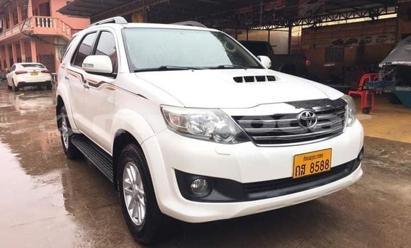 ຊື້ ໃຊ້ແລ້ວ Toyota Prado White ລົດ ໃນ Vientiane ໃນ Vientiane Province ຊື້ ໃຊ້ແລ້ວ Toyota Prado White ລົດ ໃນ Vientiane ໃນ Vientiane Province