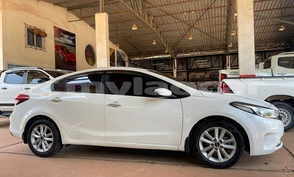 ຊື້ ໃຊ້ແລ້ວ Kia Cerato White ລົດ ໃນ Vientiane ໃນ Vientiane Province ຊື້ ໃຊ້ແລ້ວ Kia Cerato White ລົດ ໃນ Vientiane ໃນ Vientiane Province