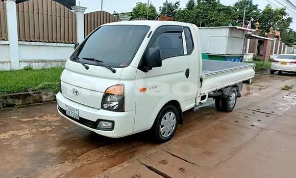 ຊື້ ໃຊ້ແລ້ວ Hyundai H1 White ລົດ ໃນ Vientiane ໃນ Vientiane Province ຊື້ ໃຊ້ແລ້ວ Hyundai H1 White ລົດ ໃນ Vientiane ໃນ Vientiane Province