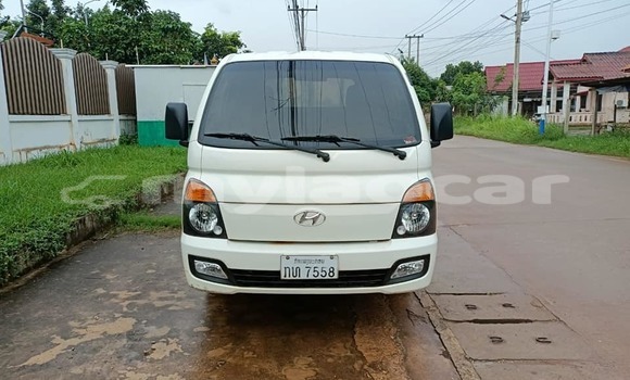ຊື້ ໃຊ້ແລ້ວ Hyundai H1 White ລົດ ໃນ Vientiane ໃນ Vientiane Province ຊື້ ໃຊ້ແລ້ວ Hyundai H1 White ລົດ ໃນ Vientiane ໃນ Vientiane Province