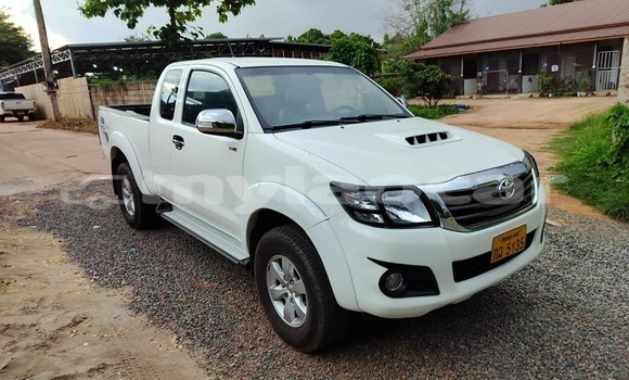 ຊື້ ໃຊ້ແລ້ວ Toyota Prado White ລົດ ໃນ Vientiane ໃນ Vientiane Province ຊື້ ໃຊ້ແລ້ວ Toyota Prado White ລົດ ໃນ Vientiane ໃນ Vientiane Province