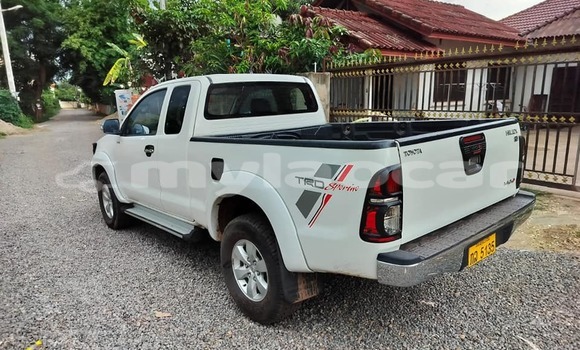 ຊື້ ໃຊ້ແລ້ວ Toyota Prado White ລົດ ໃນ Vientiane ໃນ Vientiane Province ຊື້ ໃຊ້ແລ້ວ Toyota Prado White ລົດ ໃນ Vientiane ໃນ Vientiane Province