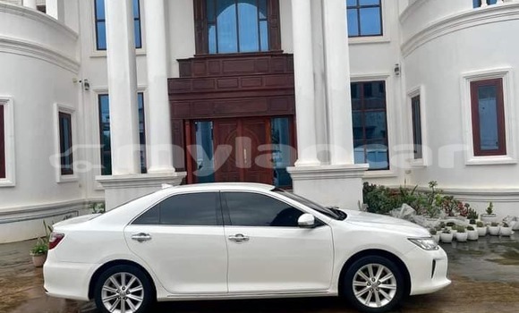 ຊື້ ໃຊ້ແລ້ວ Toyota Camry White ລົດ ໃນ Vientiane ໃນ Vientiane Province ຊື້ ໃຊ້ແລ້ວ Toyota Camry White ລົດ ໃນ Vientiane ໃນ Vientiane Province