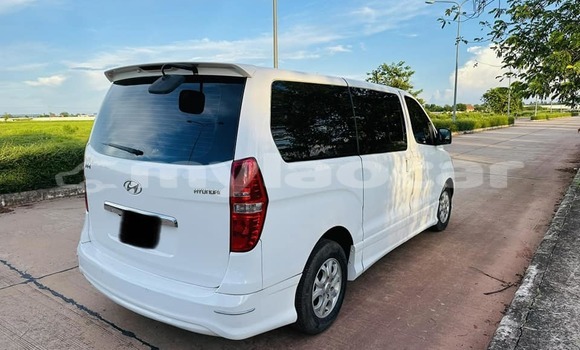 ຊື້ ໃຊ້ແລ້ວ Hyundai H1 White ລົດ ໃນ Vientiane ໃນ Vientiane Province ຊື້ ໃຊ້ແລ້ວ Hyundai H1 White ລົດ ໃນ Vientiane ໃນ Vientiane Province